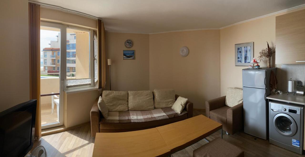 First Line Apartment At Обзор Экстерьер фото
